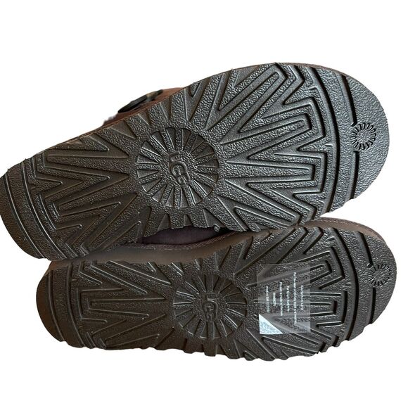 UGG Bailey Button Triplet II Boots Size 5 Chocolate Brown 1016227 - Picture 6 of 6